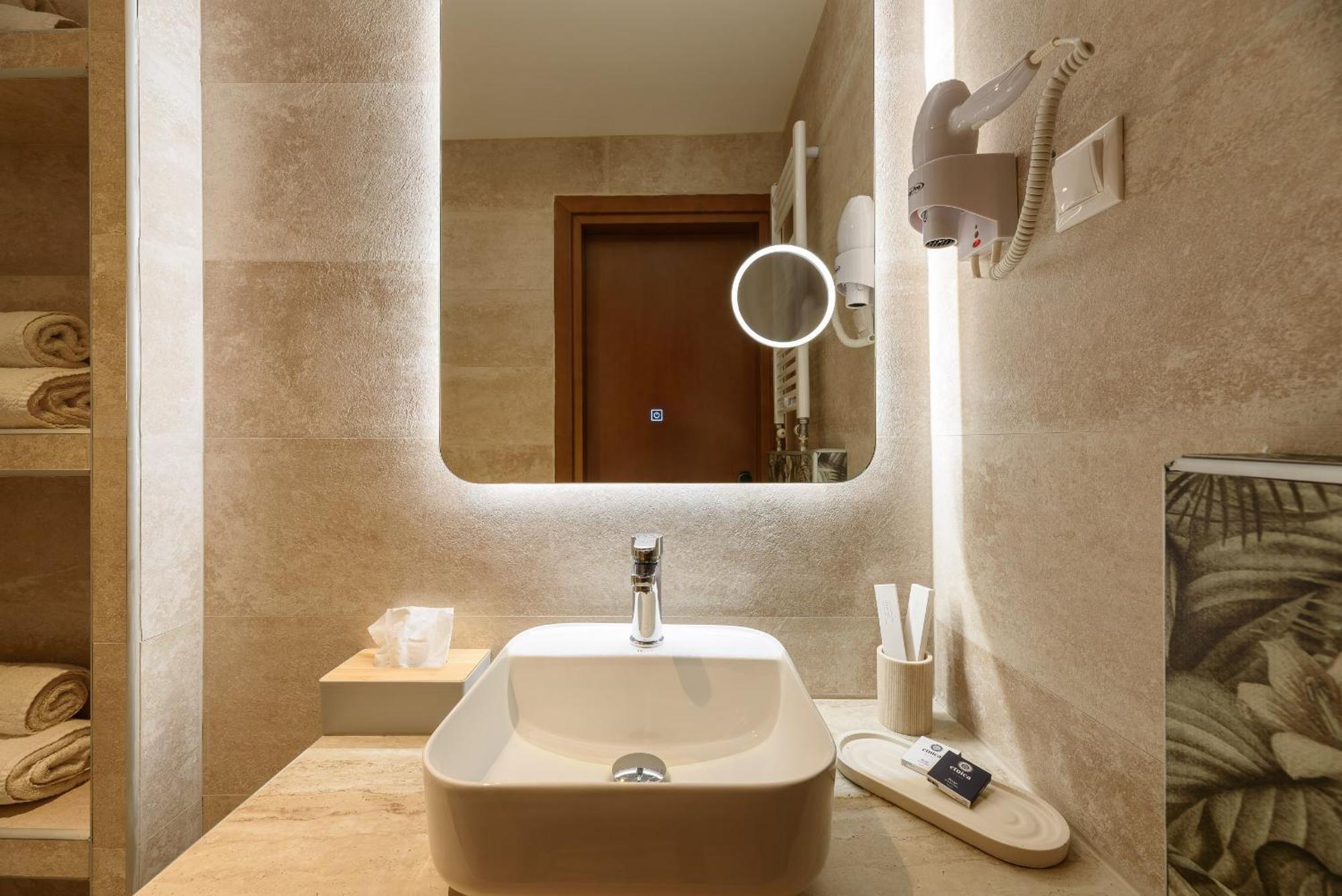 Gate Airport Hotel 3*